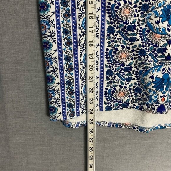 Northern Reflections Pullover Top Sz Medium Blue Floral Print Sweatshirt - Picture 5 of 5